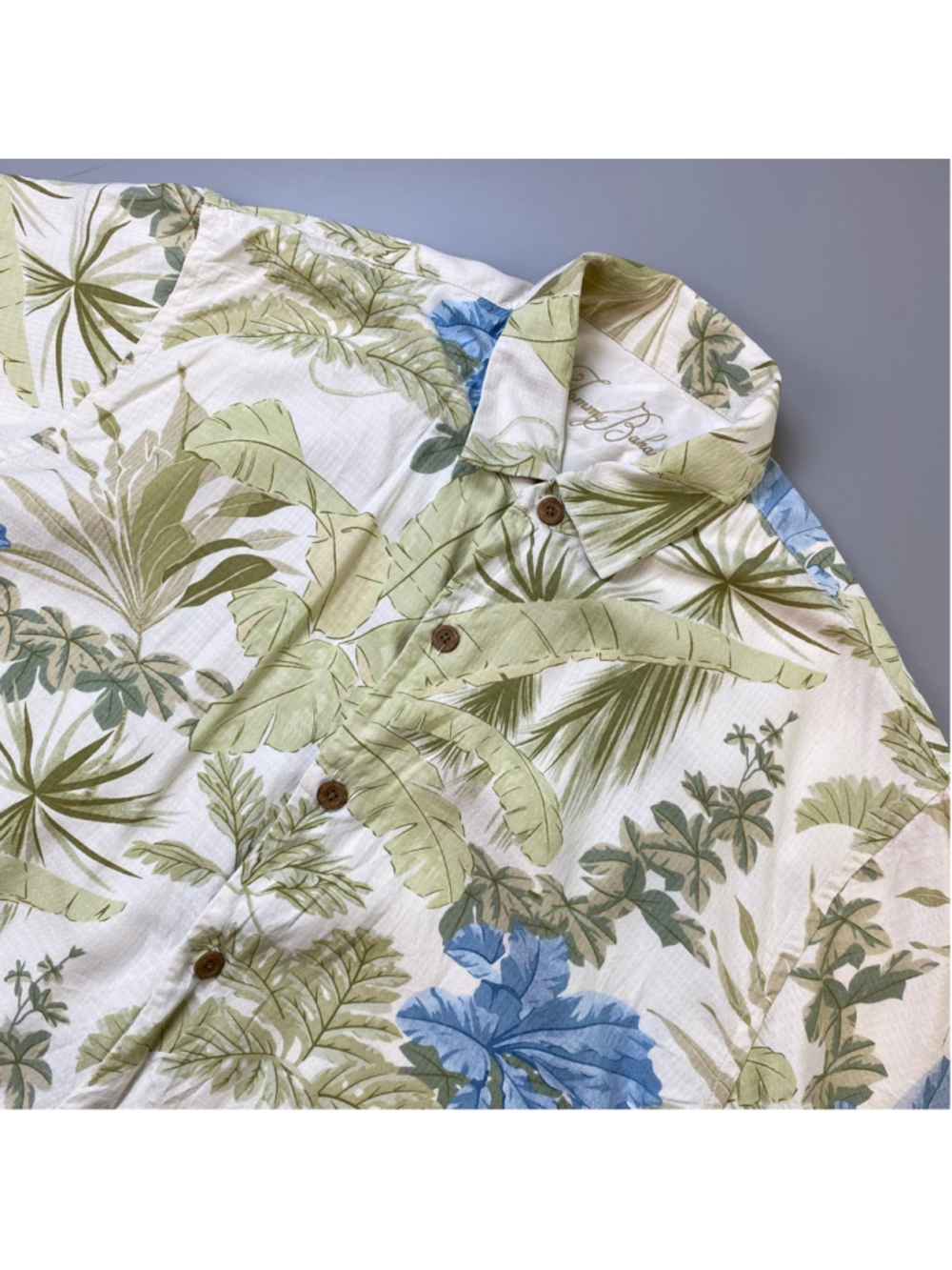 Tommy Bahama Silk Shirt Large Cream Green Blue Button Up Tropical Leaf Resort